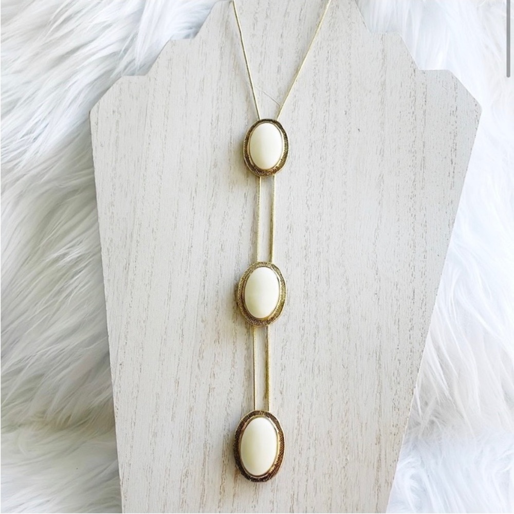 Fabulous House of Harlow necklace..
